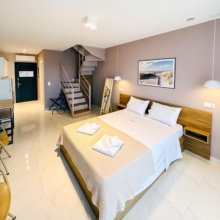 Sithonian Sunset Luxury - Nikiti Cozy Getaways Aparthotel Buitenkant foto