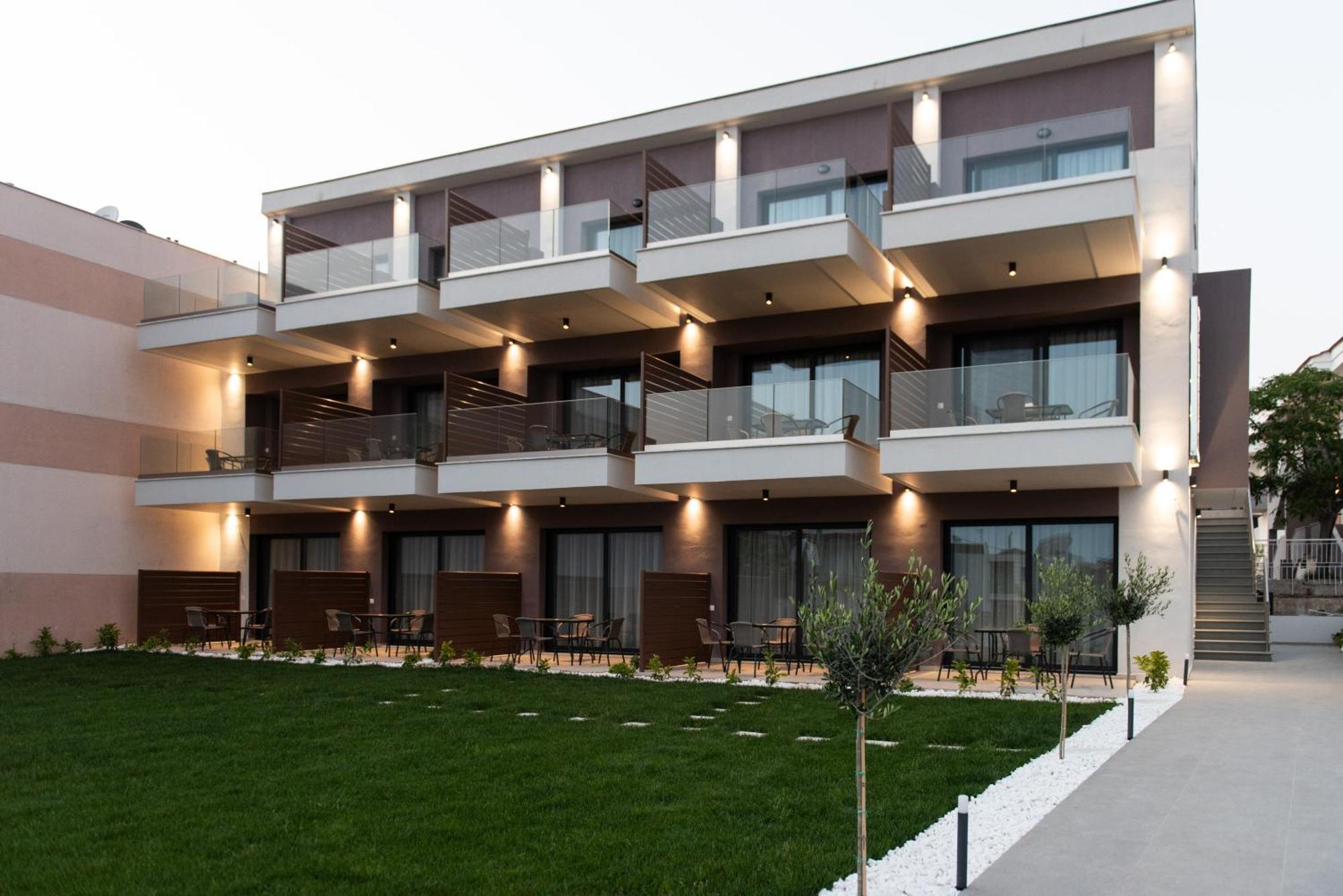 Sithonian Sunset Luxury - Nikiti Cozy Getaways Aparthotel Buitenkant foto